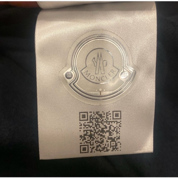 Moncler Black Graphic sweatshirt (boys) - Picture 9 of 9